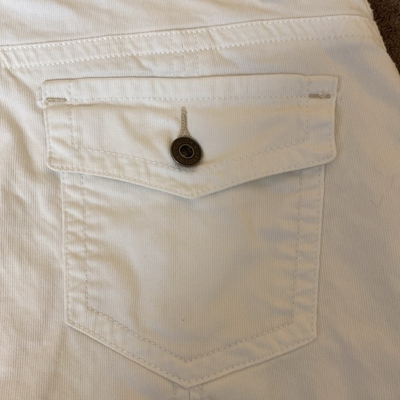 Gloria Vanderbilt size 6p white skort corduroy - Picture 3 of 7